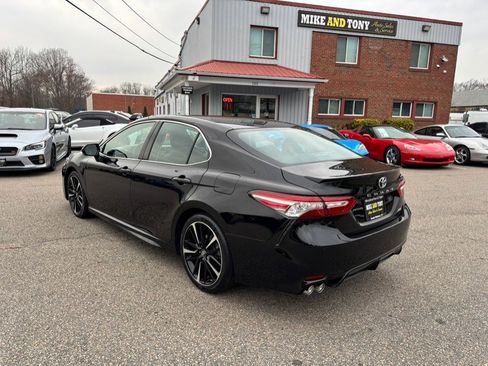 Used 2018 Toyota Camry XSE image 8