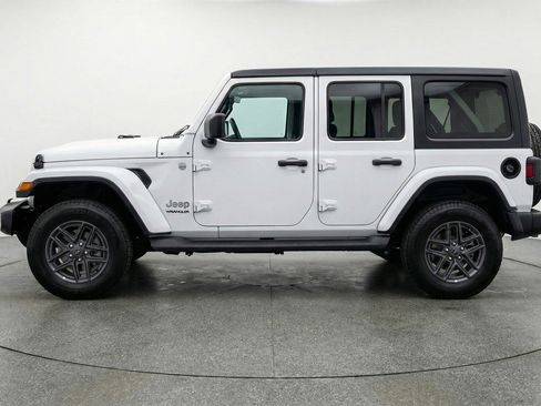 Used 2025 Jeep Wrangler Unlimited Sport AWD/4WD image 5