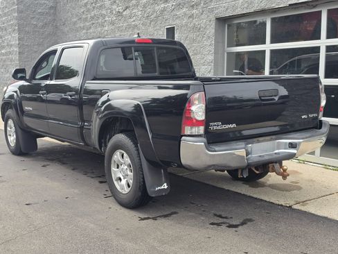 Used 2014 Toyota Tacoma 4x4 Double Cab w/ SR5 Package image 5