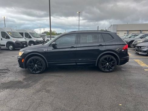 Used 2021 Volkswagen Tiguan SE R-Line AWD/4WD image 3