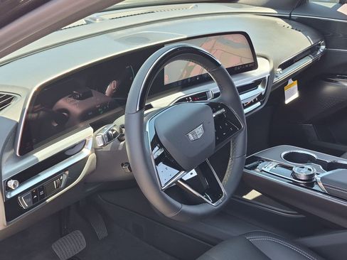 New 2026 Cadillac Lyriq Luxury AWD/4WD image 9