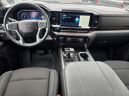 Used 2024 Chevrolet Silverado 1500 LT Trail Boss w/ Convenience Package II AWD/4WD image 16