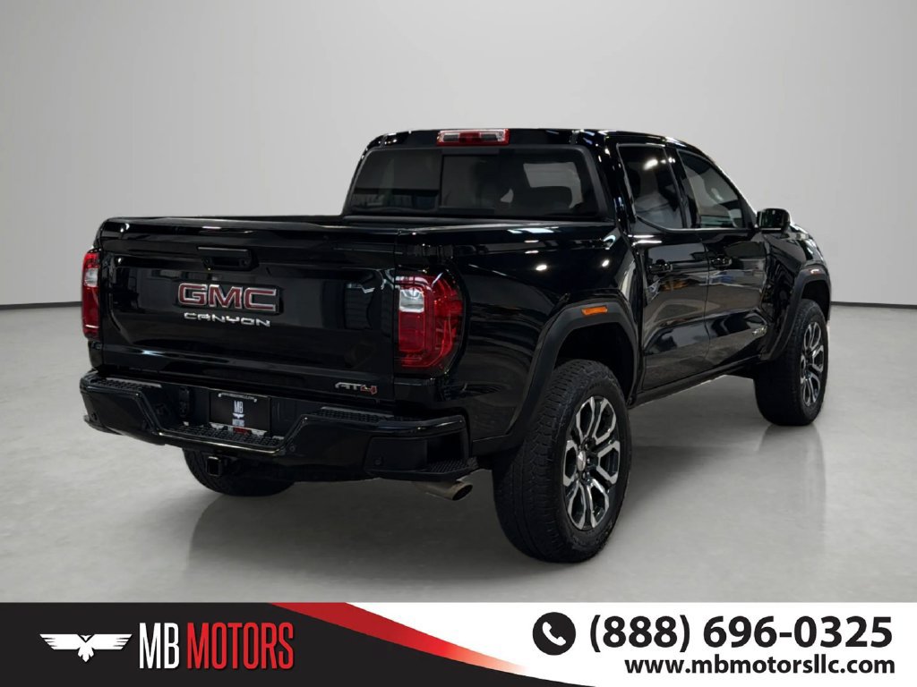 Used 2024 GMC Canyon AT4 w/ AT4 Premium Package AWD/4WD image 4