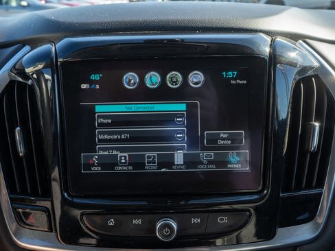 Used 2019 Chevrolet Traverse LT image 16