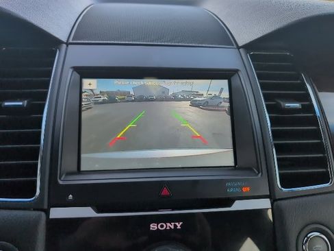 Used 2017 Ford Taurus Limited image 19