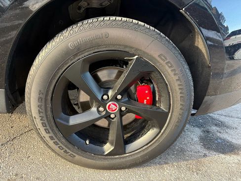 Used 2020 Jaguar F-PACE Premium image 40