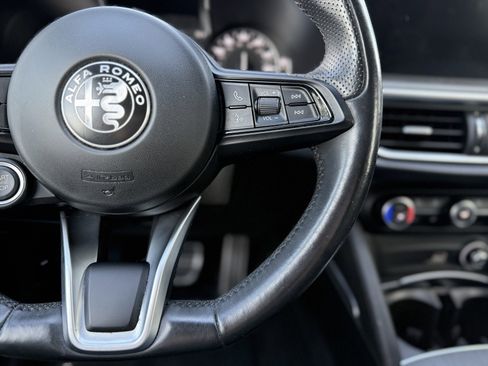 Used 2022 Alfa Romeo Stelvio Ti image 24