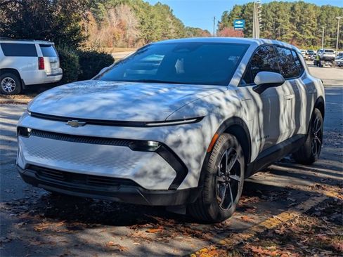 New 2026 Chevrolet Equinox EV LT image 5
