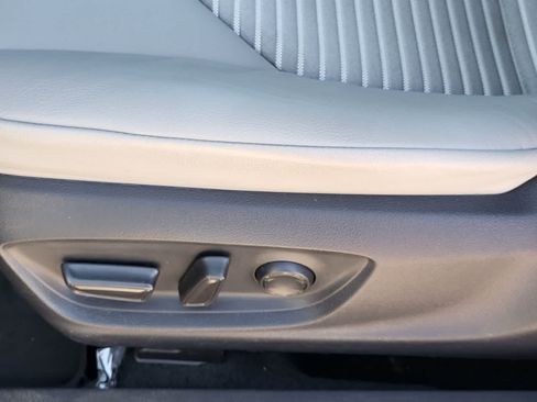 Used 2024 Toyota Camry SE FWD image 12