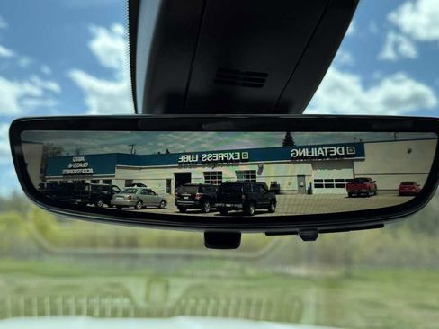 Used 2021 GMC Sierra 3500 Denali w/ Technology Package AWD/4WD image 26