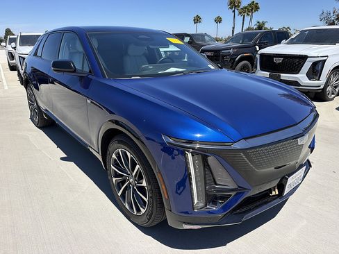 Used 2024 Cadillac Lyriq Sport RWD image 3