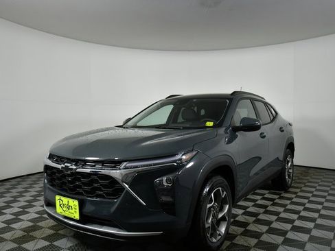 New 2026 Chevrolet Trax LT w/ Driver Confidence Package image 6