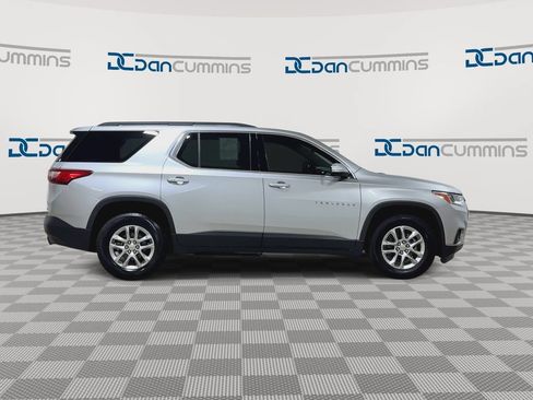 Used 2021 Chevrolet Traverse LT FWD image 9
