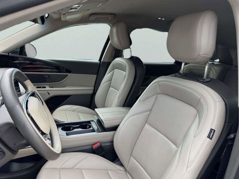 Used 2024 Lincoln Nautilus Premier AWD/4WD image 21