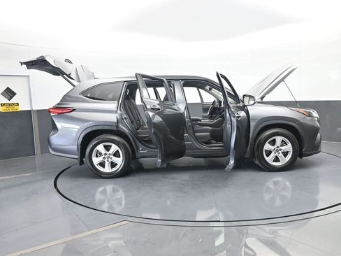 Used 2023 Toyota Highlander LE image 76