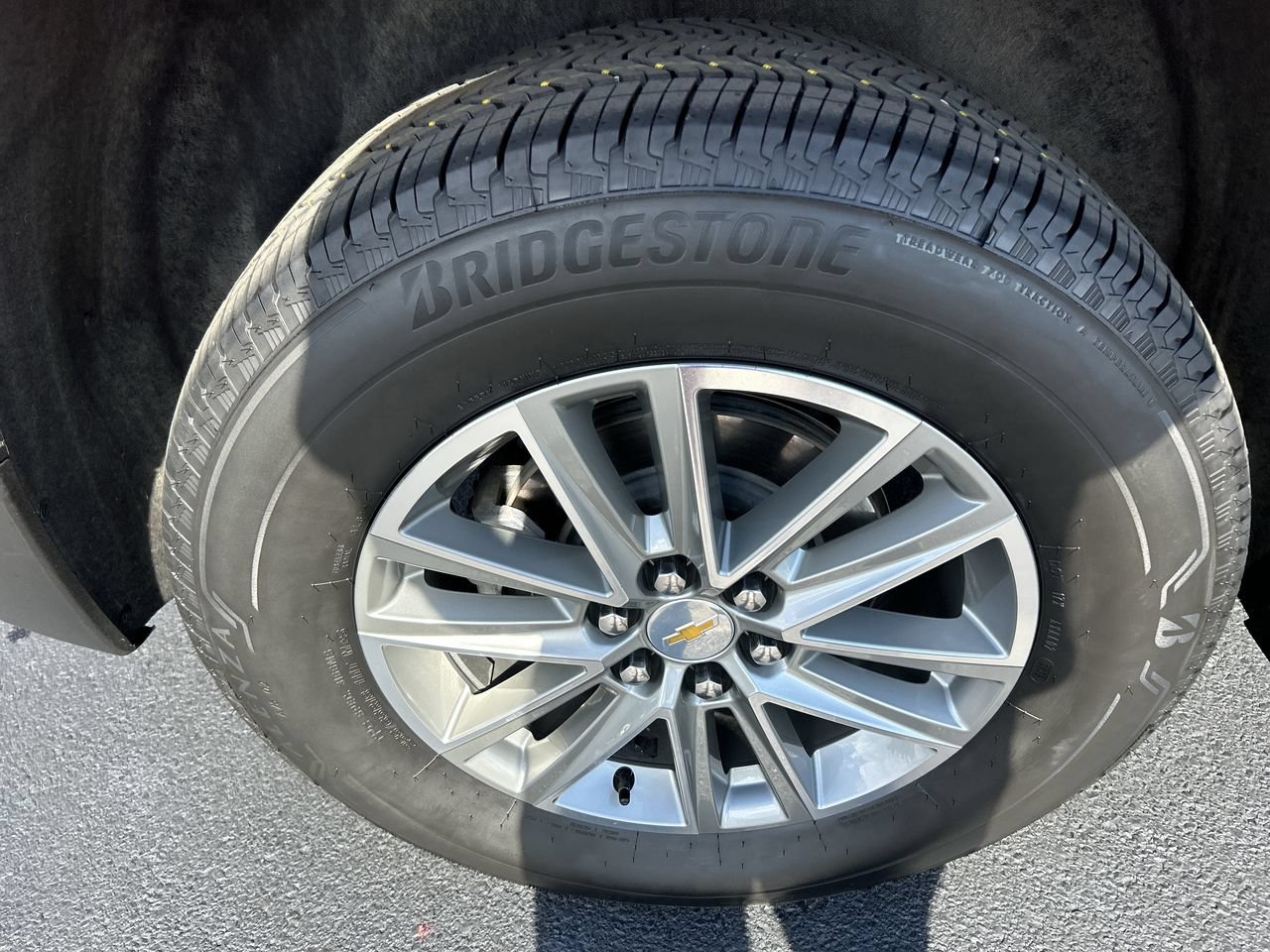Used 2023 Chevrolet Traverse LT AWD/4WD image 9