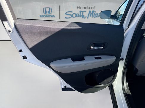 Used 2022 Honda HR-V LX image 24