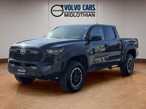 Used 2025 Toyota Tacoma TRD Off-Road image 24