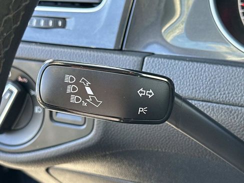 Used 2021 Volkswagen Golf 4-Door image 17