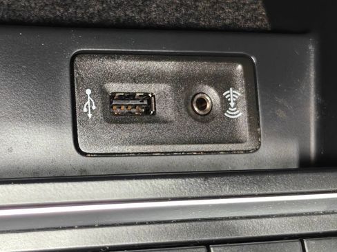 Used 2017 Volkswagen Jetta SE FWD image 35