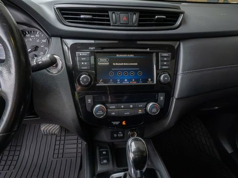 Used 2018 Nissan Rogue SL w/ Premium Package AWD/4WD image 11