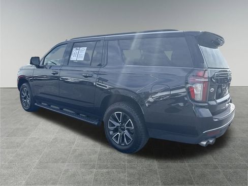 Used 2022 Chevrolet Suburban Z71 w/ Z71 Off-Road Package image 3