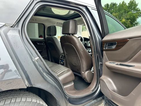 Used 2018 Jaguar F-PACE Portfolio AWD/4WD image 14