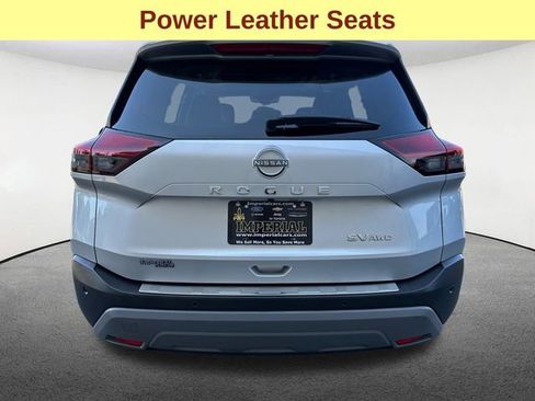 Used 2023 Nissan Rogue SV w/ SV Premium Package image 12