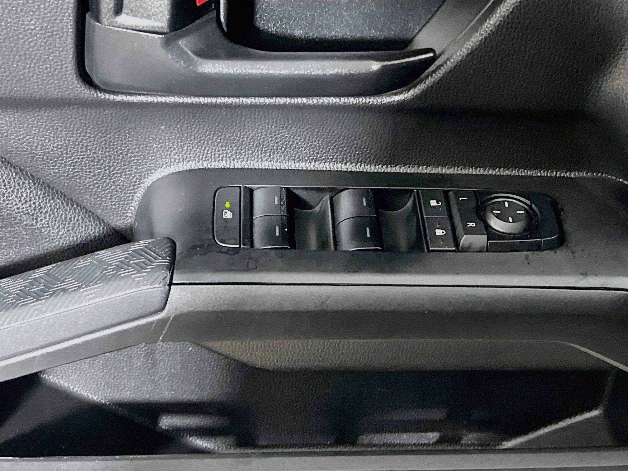 Used 2024 Toyota Tacoma SR AWD/4WD image 16