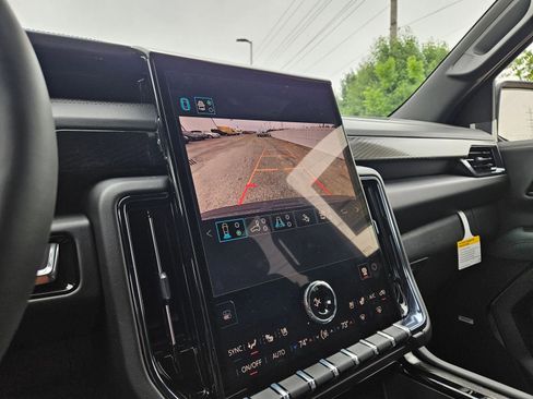 New 2026 GMC Yukon XL AT4 w/ AT4 Premium Plus Package AWD/4WD image 16