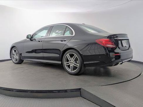 Used 2017 Mercedes-Benz E 300 4MATIC image 6