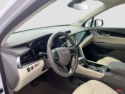 Used 2024 Cadillac XT6 Premium Luxury AWD/4WD image 9