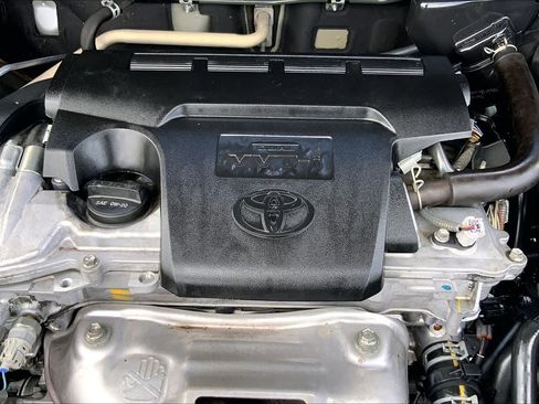 Used 2013 Toyota RAV4 XLE FWD image 32