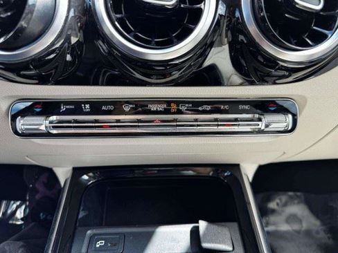 Used 2021 Mercedes-Benz GLA 250 4MATIC w/ Premium Package image 32