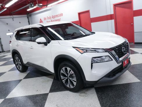 Used 2021 Nissan Rogue SV image 34