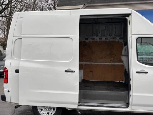 Used 2018 Nissan NV 2500 SV w/ Navigation Package image 19
