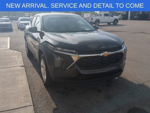 Used 2024 Chevrolet Trax LS w/ LS Convenience Package FWD image 10