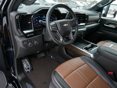 Used 2024 Chevrolet Silverado 3500 High Country w/ High Country Premium Package image 21