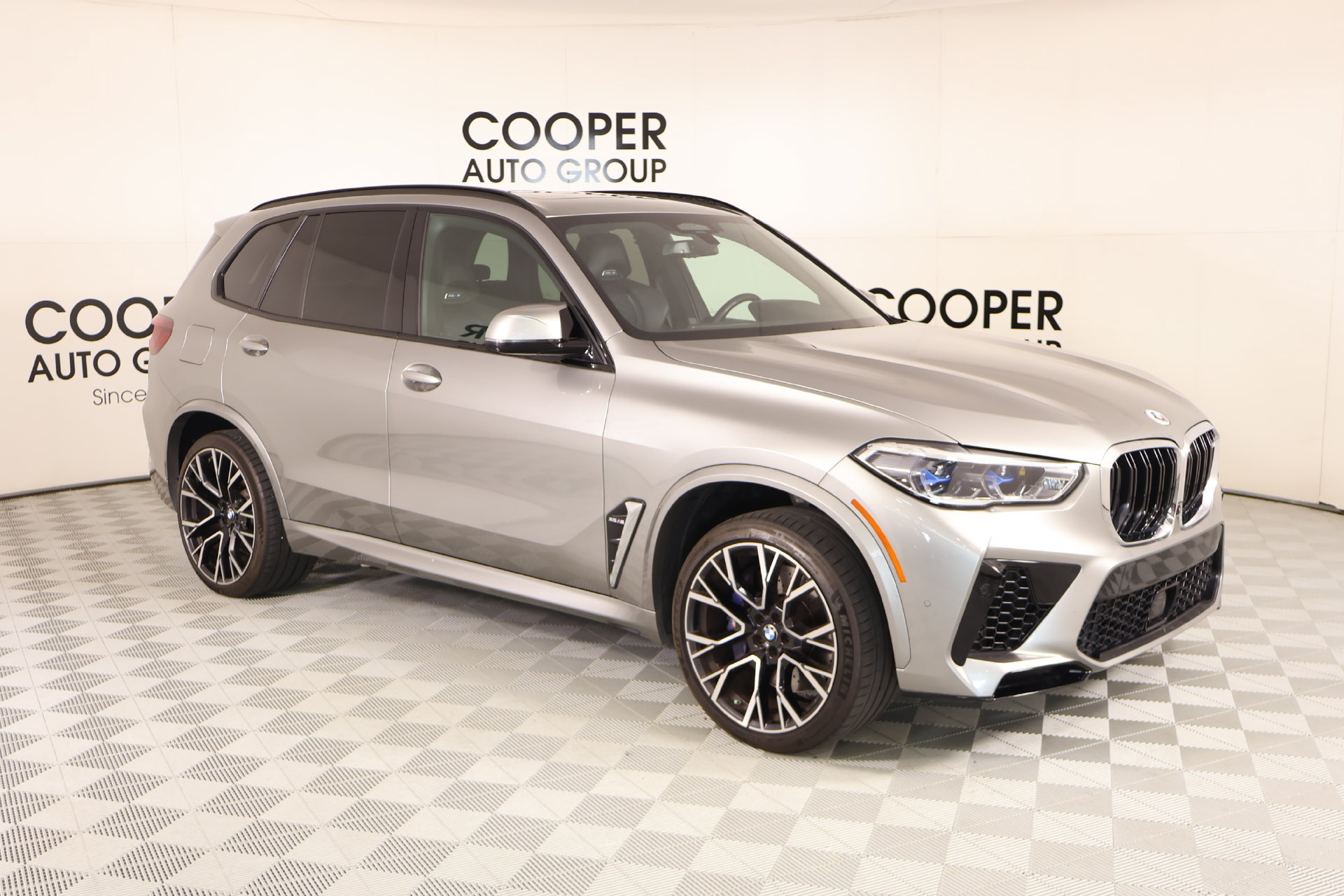 Used 2023 BMW X5 M w/ Executive Package AWD/4WD image 1