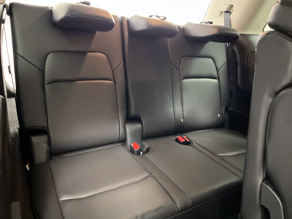 Used 2025 Nissan Pathfinder SL AWD/4WD image 34
