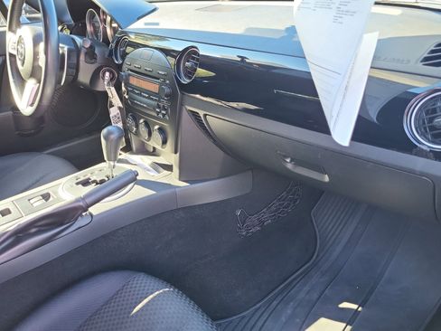 Used 2008 MAZDA MX-5 Miata Sport image 15