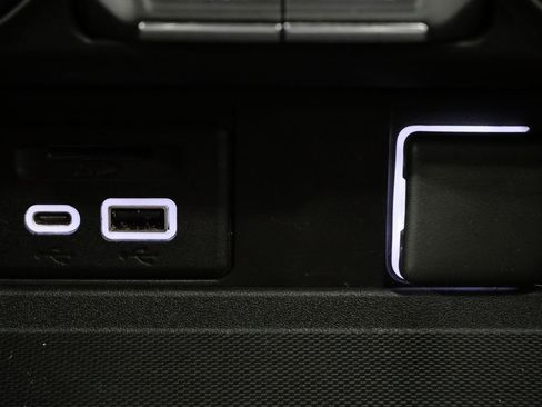 Used 2021 GMC Yukon AT4 w/ Technology Package image 22