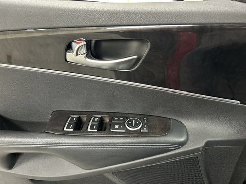 Used 2017 Kia Sorento AWD image 11