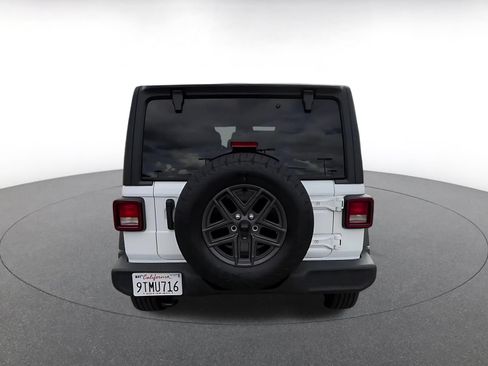 Used 2025 Jeep Wrangler Unlimited Sport AWD/4WD image 12