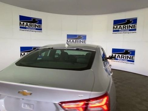 Used 2021 Chevrolet Malibu LT image 9