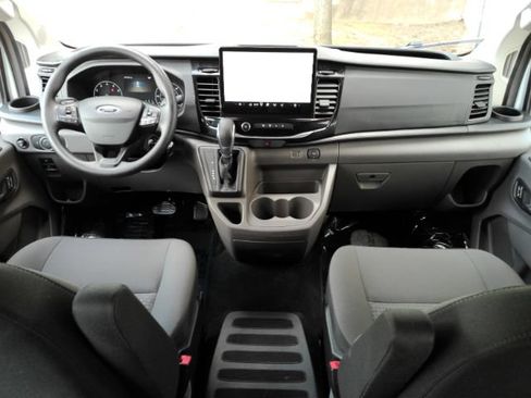 Used 2025 Ford Transit 350 XLT RWD image 3