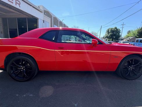 Used 2018 Dodge Challenger R/T Plus image 11