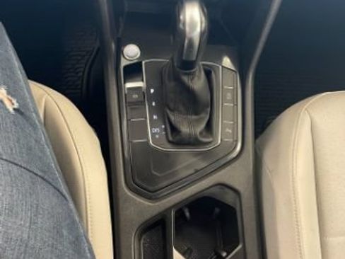 Used 2020 Volkswagen Tiguan SEL FWD image 22