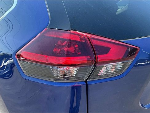 Used 2019 Nissan Rogue SL w/ Premium Package FWD image 23
