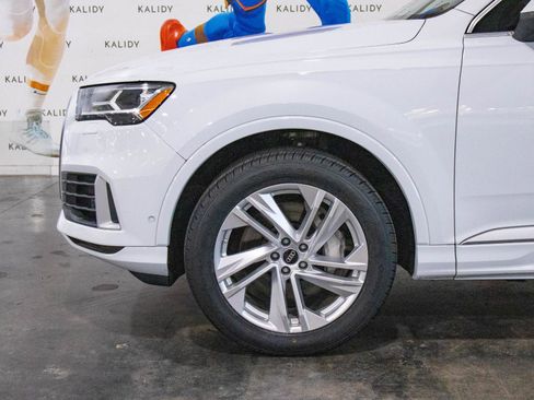 Used 2022 Audi Q7 Premium Plus image 16